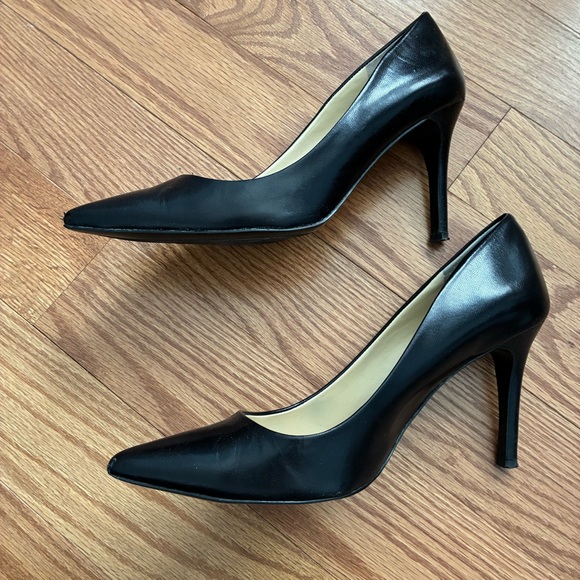 Lauren Ralph Lauren Women's Black Heels - Picture 4 of 6